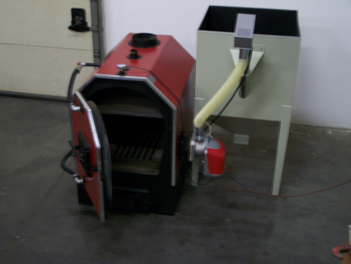 Pellet Kazán,Calor V30 30 Kw-os Lemez Kazán Ferroli Pellet Égő Fejjel