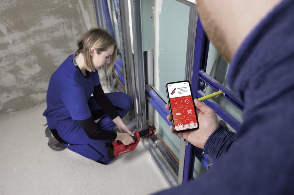 Rothenberger ROMAX COMPACT III elektrohidraulikus, radiális présgép alap készlet 1×2Ah CAS akkumulátorral