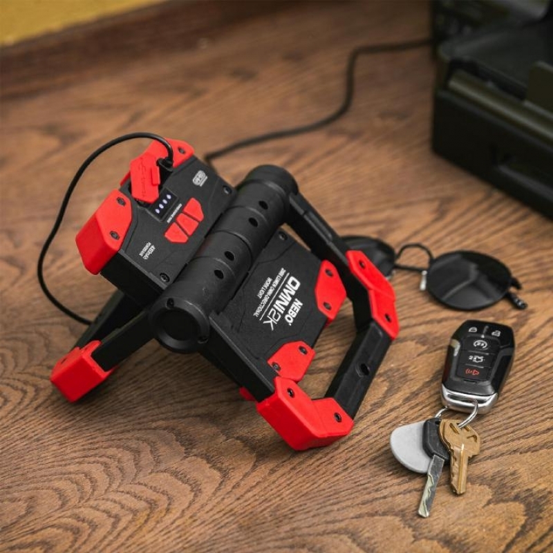 Nebo OMNI 2000 Fényvető, powerbank funkcióval