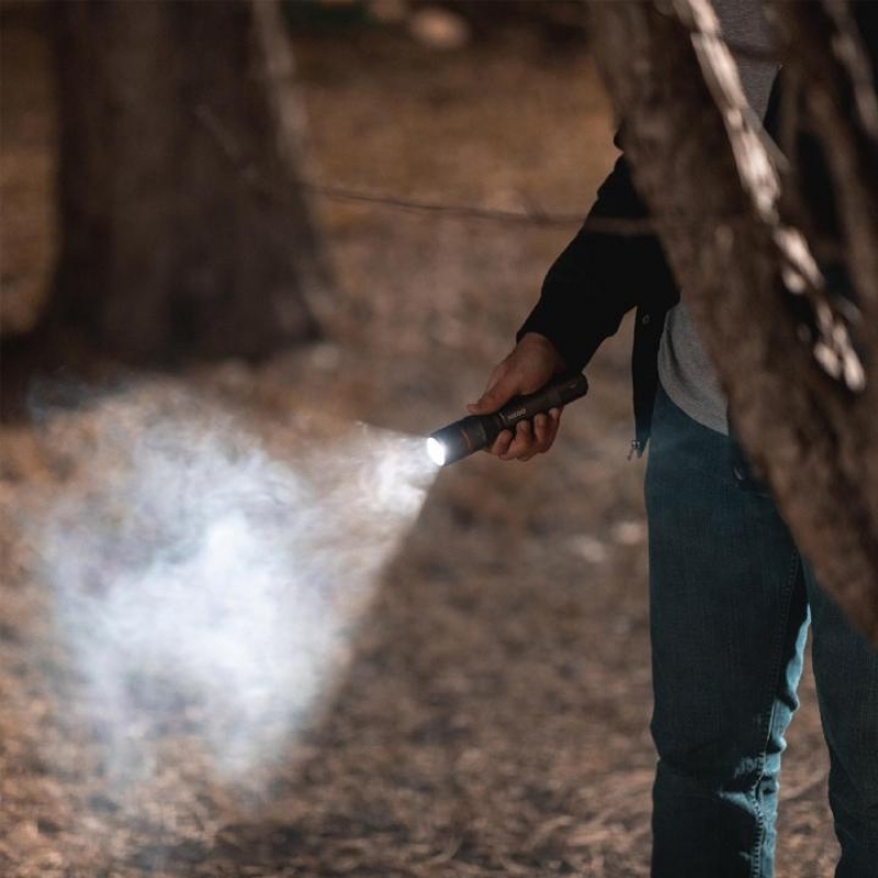 Nebo DAVINCI™ 2000 Zseblámpa, powerbank és 4×-es zoom funkcióval, 2000 lm