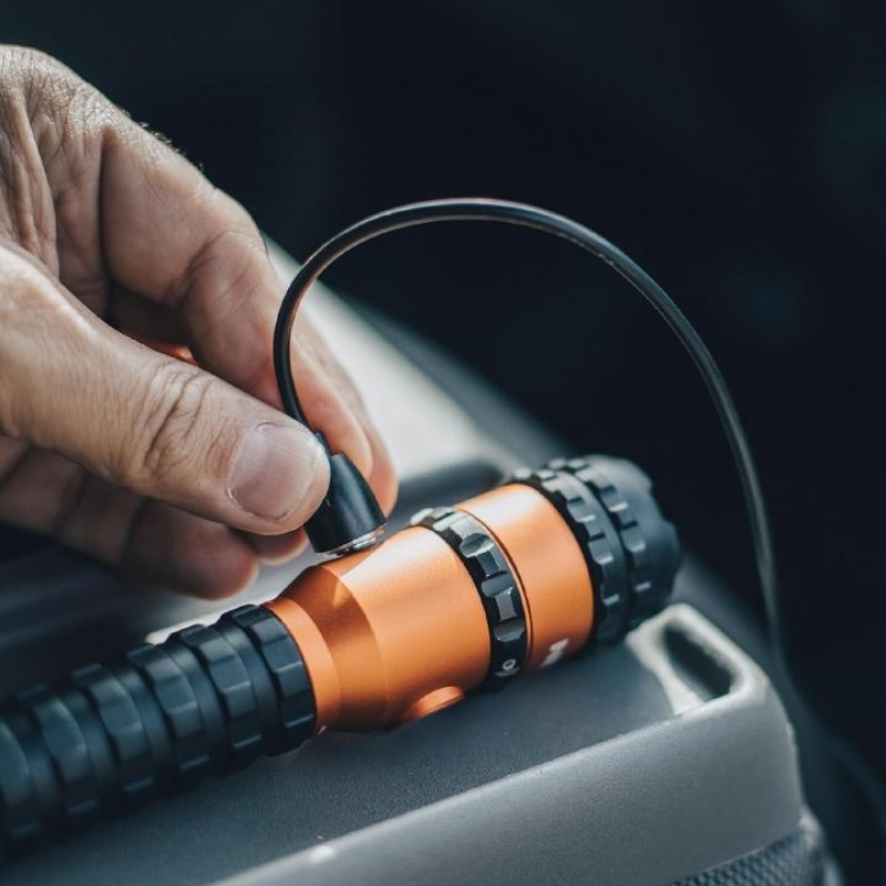 Nebo MASTER SERIES FL3000 Zseblámpa, 3000 lm