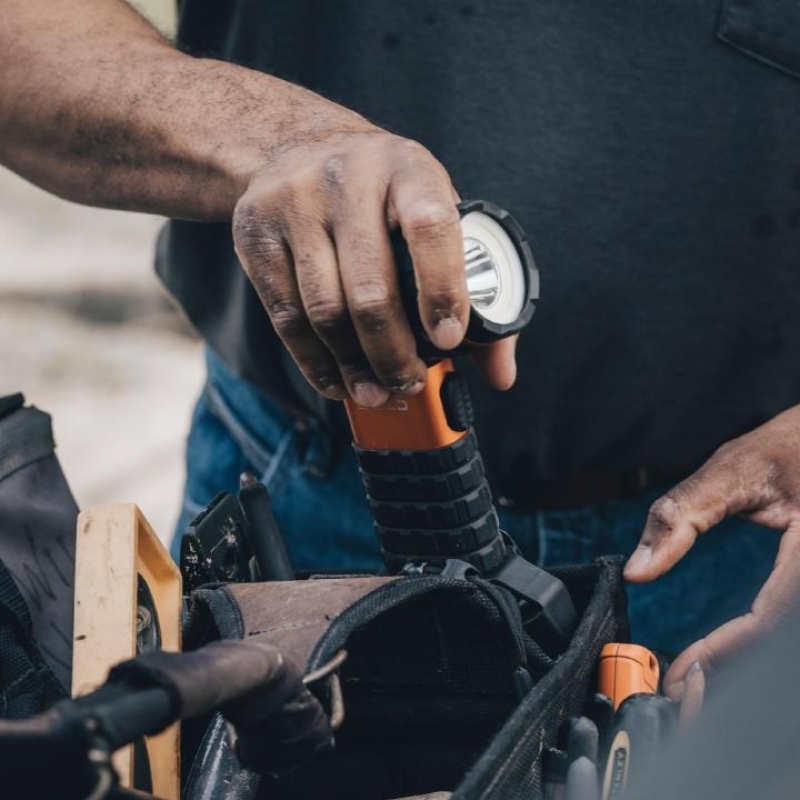 Nebo MASTER SERIES SL25 Keresőlámpa, 600 lm, 400 m