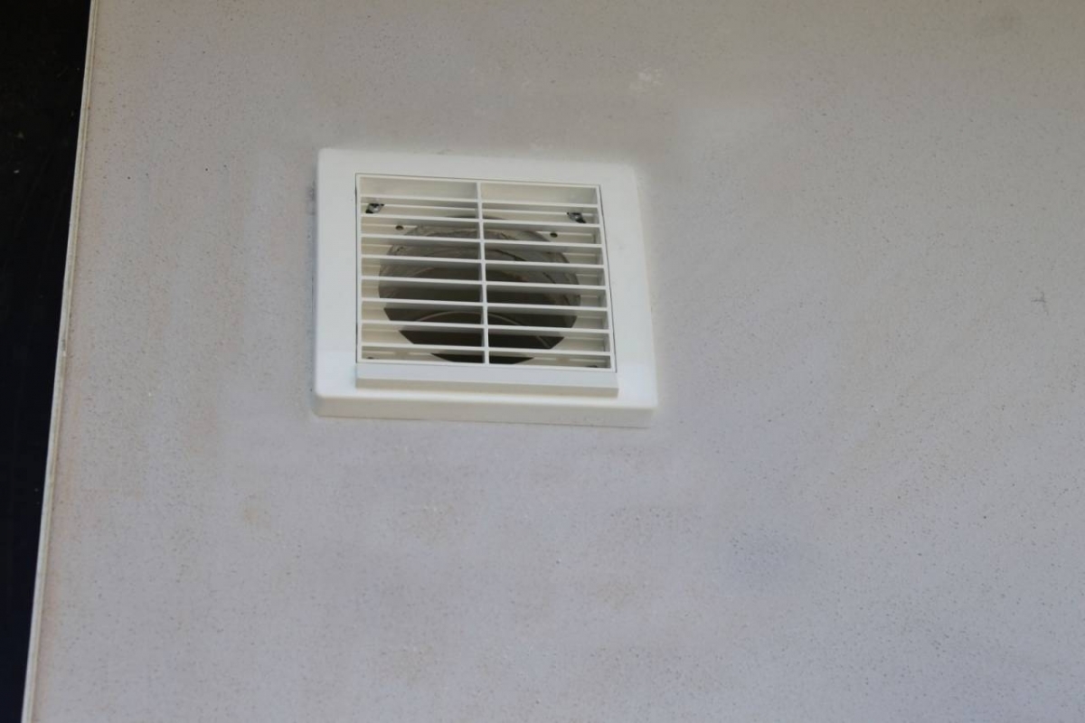 Aerauliqa Quantum HR-150 Decentralizált Hővisszanyerős Helyiségszellőztető