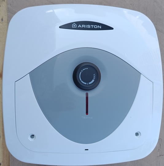Ariston Andris An RS 15/3 EU Felső elhelyezésű alsó kifolyású vízmelegítő 15 literes (csomagolás és termék sérült) 26/231