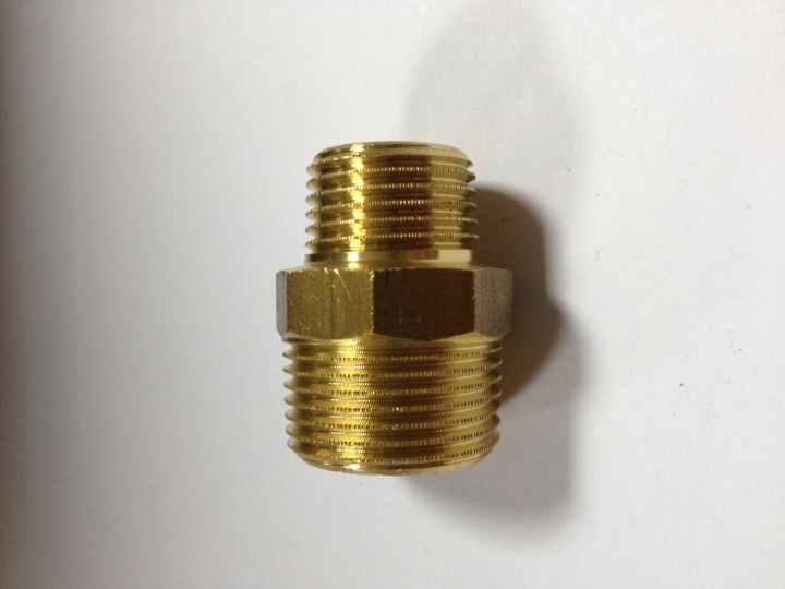 Menetes sárgaréz közcsavar 1/2”x1/4”